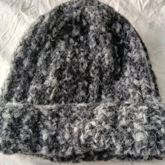 Authentic Moose Knuckles Alpaca Toque - Picture 3 of 7